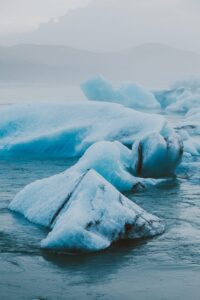 Glacial lake icebergs Glacial lake icebergs