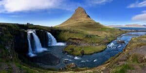 Mountain Kirkjufell & Kirkjufellsfoss Mountain Kirkjufell & Kirkjufellsfoss