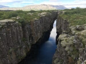 Fissues in Þingvellir National Park Fissues in Þingvellir National Park
